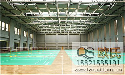 PVC�\�ӵذ��c��ľ�\�ӵذ�֮�gPK���l����һ�I��